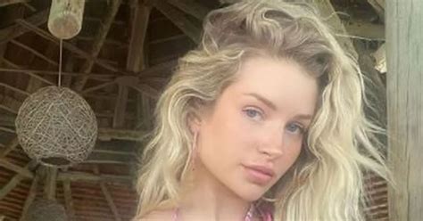 lottie moss nudes|Lottie Moss poses TOPLESS as she posts raunchy video on。